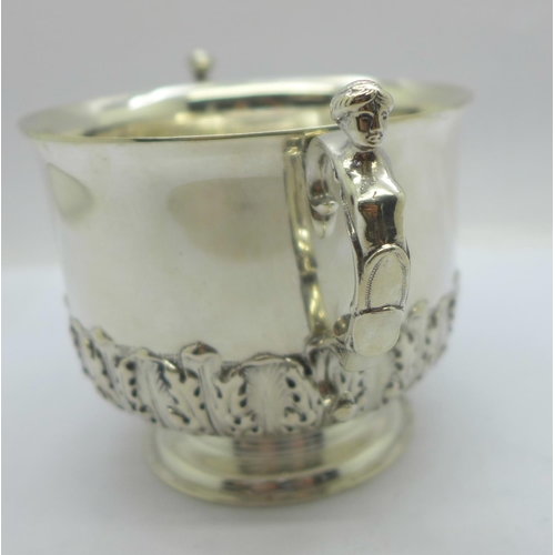 862 - A silver porringer, London 1902, 263g