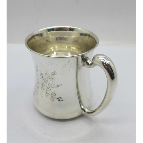 869 - A silver christening mug, with initials, Birmingham 1925, 44g