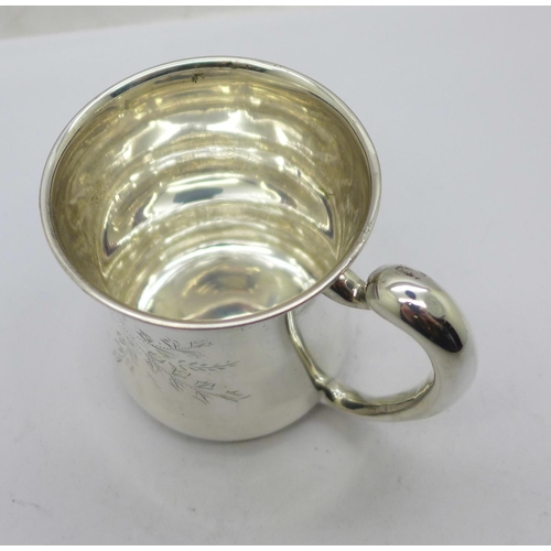 869 - A silver christening mug, with initials, Birmingham 1925, 44g