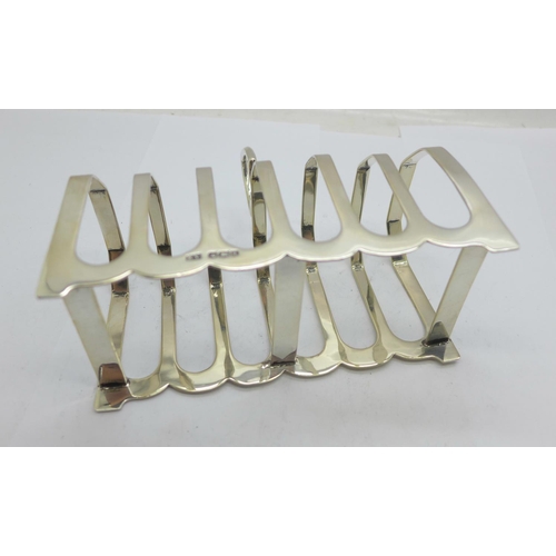 875 - A silver toast rack, Sheffield 1933, 148g