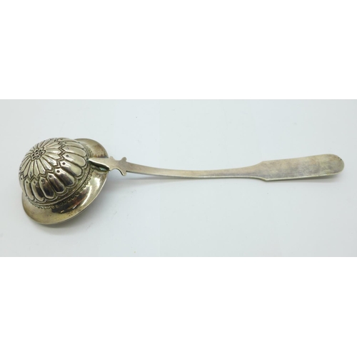 878 - A white metal sifter spoon, 55g, 20cm