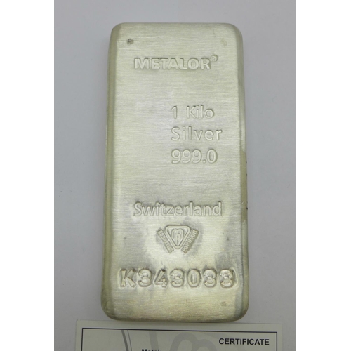 882 - A 'Metalor 1 Kilo Silver 999.0', 1kg pure silver ingot/bar, with certificate, K343033