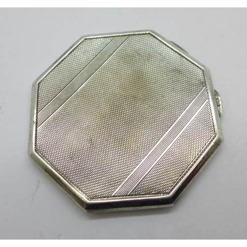 905 - An Art Deco silver compact, Birmingham 1947