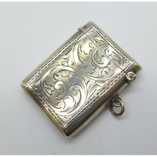 928 - A silver vesta case