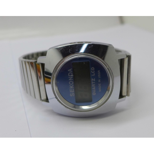 934 - A Sekonda quartz LCD wristwatch with box