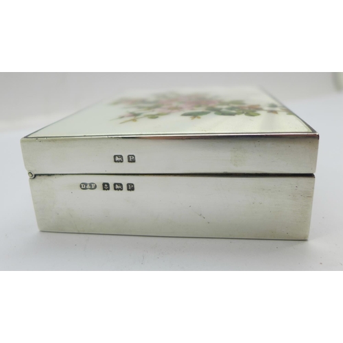 941 - A silver and enamel cigarette box, Birmingham 1939, Deakin & Francis, 124 x 84 x 32mm