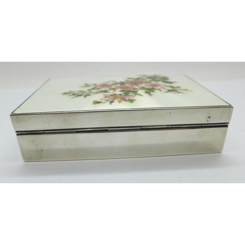 941 - A silver and enamel cigarette box, Birmingham 1939, Deakin & Francis, 124 x 84 x 32mm