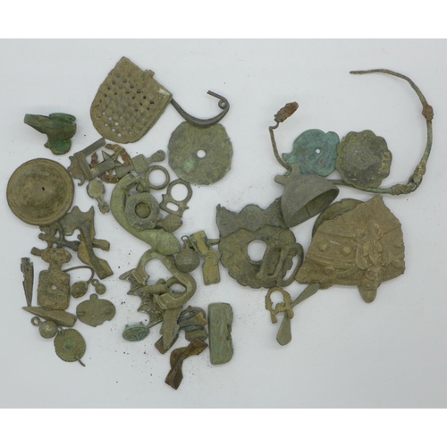 970 - Metal detecting finds including Roman