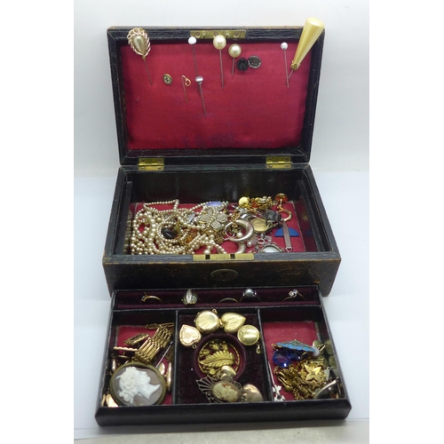 972 - Jewellery including 9ct gold back and front lockets, hat pins, etc.