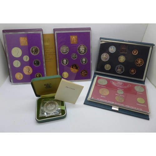 974 - Two 1970 coin sets, one 1967 coin set, a Royal Mint 1983 coin set and a 1972 Silver Wedding Crown