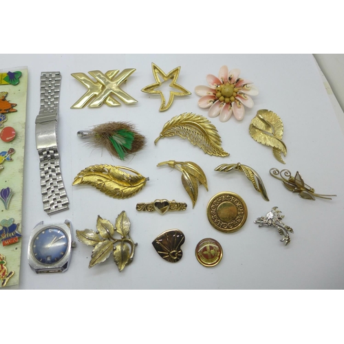 985 - Costume jewellery, a collection of badges and a Cronel wristwatch