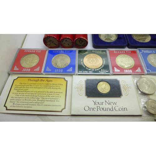 993 - A collection of coins