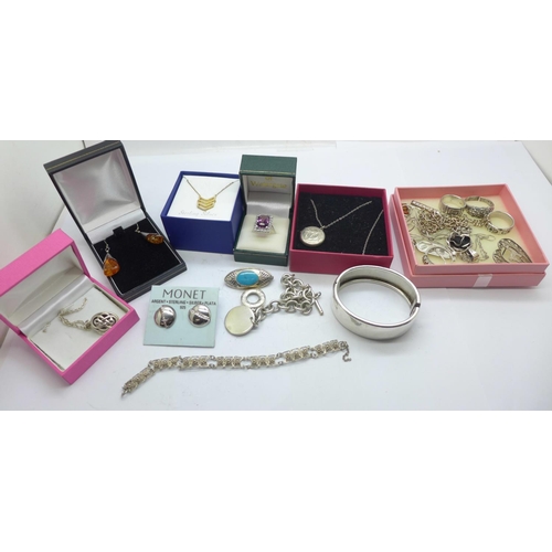 996 - Silver and white metal jewellery