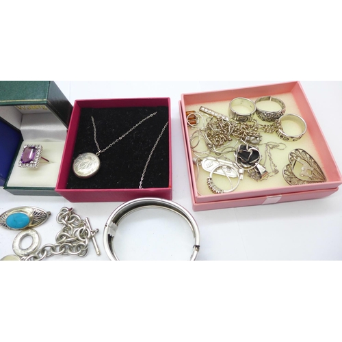 996 - Silver and white metal jewellery