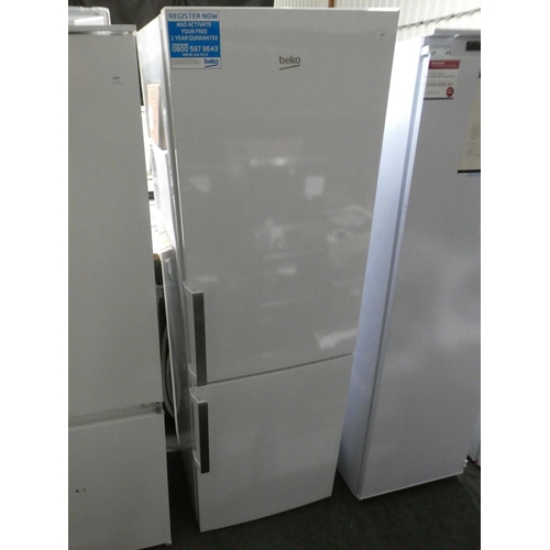 3087 - Beko CSP3685W 60/40 Fridge Freezer - White - model no.:- 0, RRP £307.5 inc. VAT * This lot is subjec... 