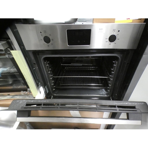 3123 - Zanussi H589xW594xD568 Single Oven - model no.:- UNKNOWN, RRP £385.5 inc. VAT * This lot is subject ... 