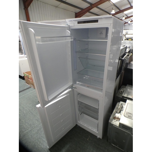 3304 - CDA H1772xW540xD540 50/50 Integrated Fridge Freezer (Frost Free) - model no.:- FW925, signs of sligh... 