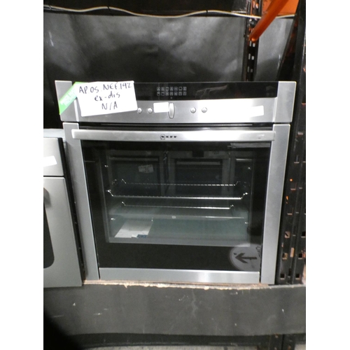 3363 - Neff B45E54N3GB Single CircoTherm Oven - Stainless Steel - model no.:- B45E54N3GB, RRP £900 inc. VAT... 