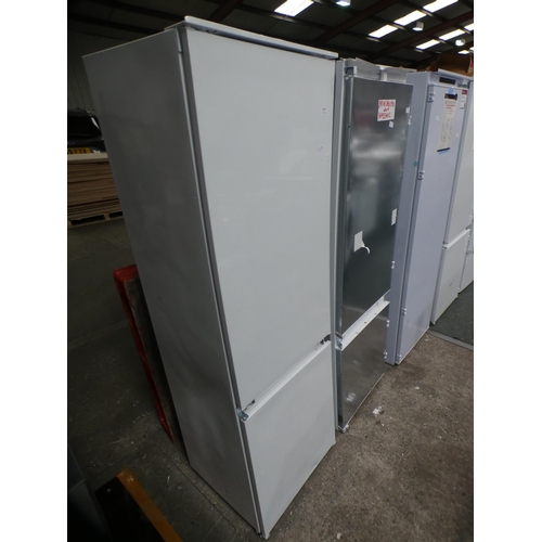 3386 - AEG  70/30 Fridge Freezer H1772xW540xD549, model no.:-SCE8181VTS, RRP £835 inc. VAT - slight dent at... 