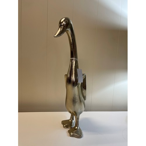 1352 - A large gold metal duck statue, 41cms (7062620)   #