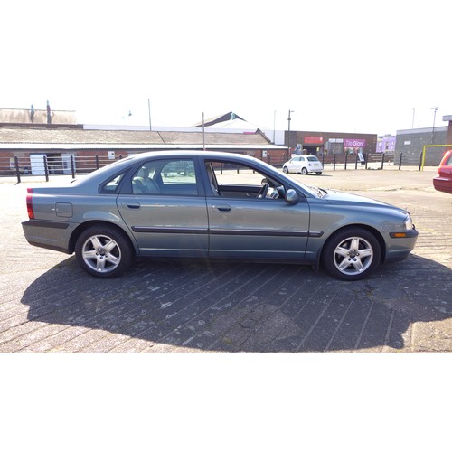 2672 - Volvo S80 2.5ltr  Auto 4 door saloon,  MOT till 28.10.21 – Mileage 98,474, Reg  OU02 RVX - On instru... 