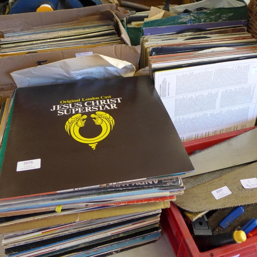 2076 - Approx. 200 LPs