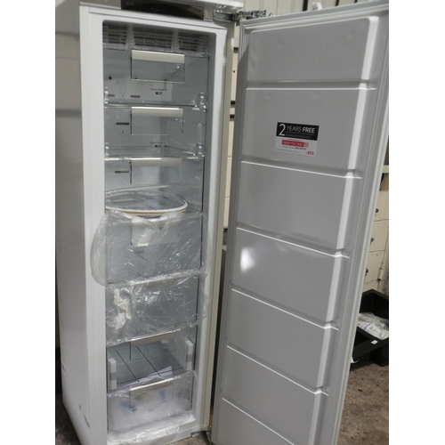 3222 - AEG Integrated Tower Freezer (model ABB818F6NC) * This lot is subject to VAT