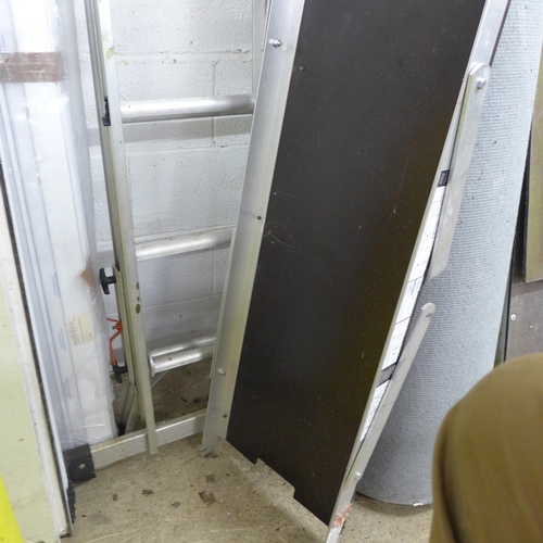 2527 - Abru stepladder/stair ladder with platform