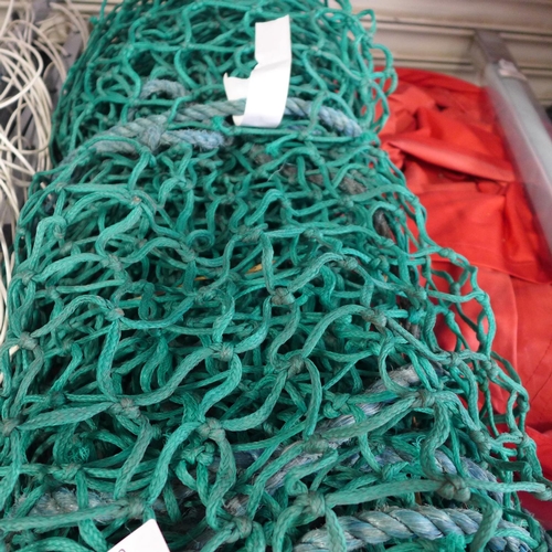 2570 - Green netting (27ft x 3ft)