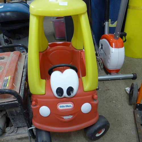 2523 - Vintage Cosy Coupe child's toy car