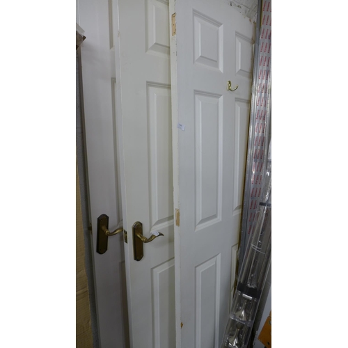 2543 - 3 White internal doors * this lot is subject to VAT