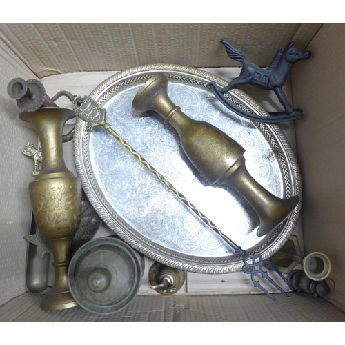 1203 - A box of mixed brass and other metalwares **PLEASE NOTE THIS LOT IS NOT ELIGIBLE FOR POSTING AND PAC... 