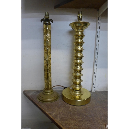 464 - Two brass lamps and two wall lights

*Please note this lot attracts VAT on top of the hammer price