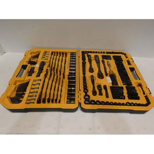 3126 - Dewalt Mechanics Set  (complete set) (220-53) * This lot is subject to VAT