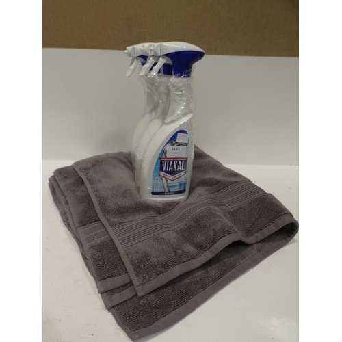 3162 - Viakal Limescale Removal Spray and Towel  (220-365) * This lot is subject to VAT