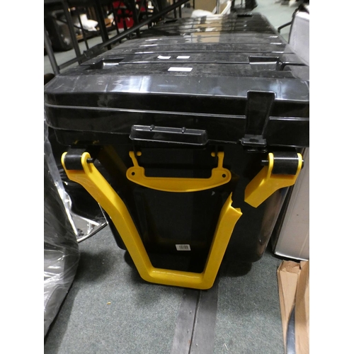 3192 - Really Useful Trunk 160L (damaged handle)  (220-367) * This lot is subject to VAT