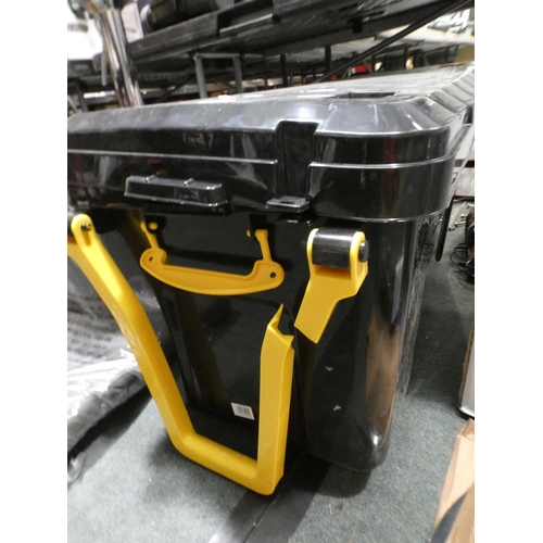 3192 - Really Useful Trunk 160L (damaged handle)  (220-367) * This lot is subject to VAT