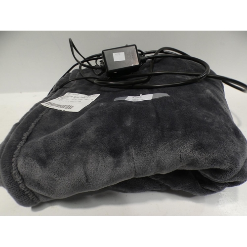 3265 - Brookstone Heated Throw   (220-171) * This lot is subject to VAT