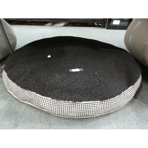 3275 - Ks Round Pet Bed (42