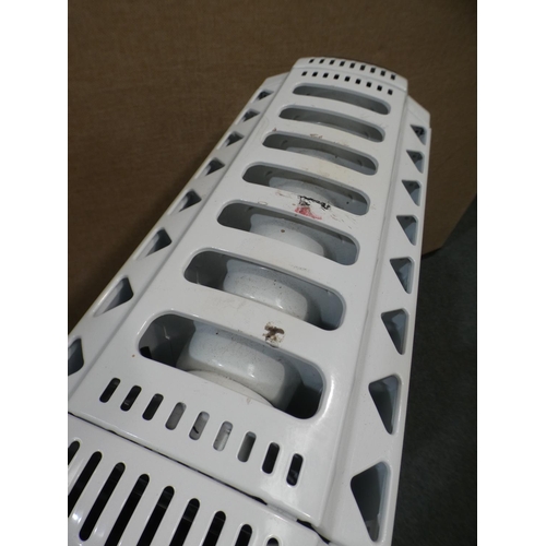 3334 - Delonghi Dragon Radiator, RRP £99.99 + VAT  (220-24) * This lot is subject to VAT