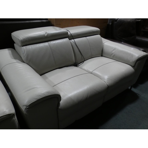 3387 - Warren Cream Leather Electric Reclining Loveseat, RRP £849.99 + VAT    (220-110) * This lot is subje... 