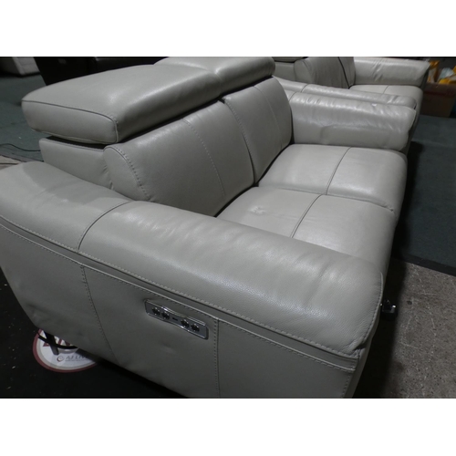 3388 - Warren Cream Leather Electric Reclining Loveseat, RRP £849.99 + VAT    (220-110) * This lot is subje... 