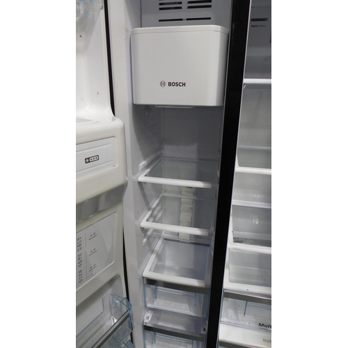 3390 - Bosch Black Fridge/Freezer, RRP £889.99 + VAT (220-281) * This lot is subject to VAT