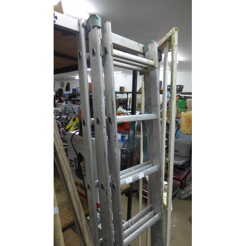 2484 - Adjustable decorator's triple ladder set