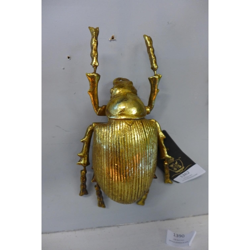 1355 - A gold decorative wall hanging scarab beetle, 22 x 11cms (I16041312)   #