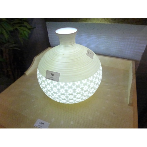 1444 - A porcelain perforated vase lamp (LP02916)  #