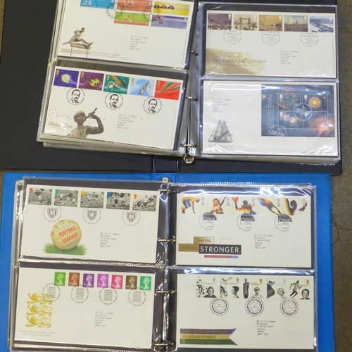 745 - Stamps; GB First Day Covers from the period June 1990 to November 2005, all tyed address with specia... 