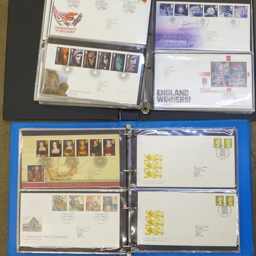 745 - Stamps; GB First Day Covers from the period June 1990 to November 2005, all tyed address with specia... 