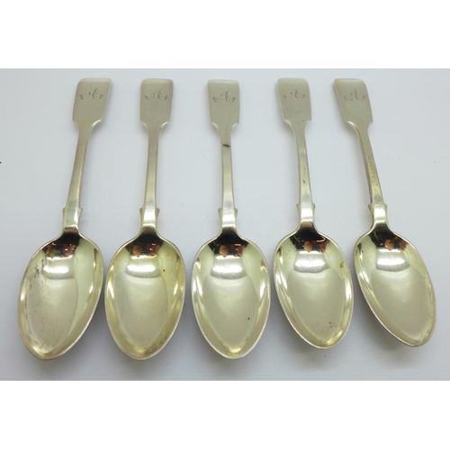 918 - Five Victorian silver teaspoons, 125g