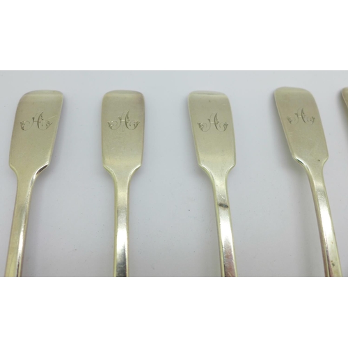 918 - Five Victorian silver teaspoons, 125g